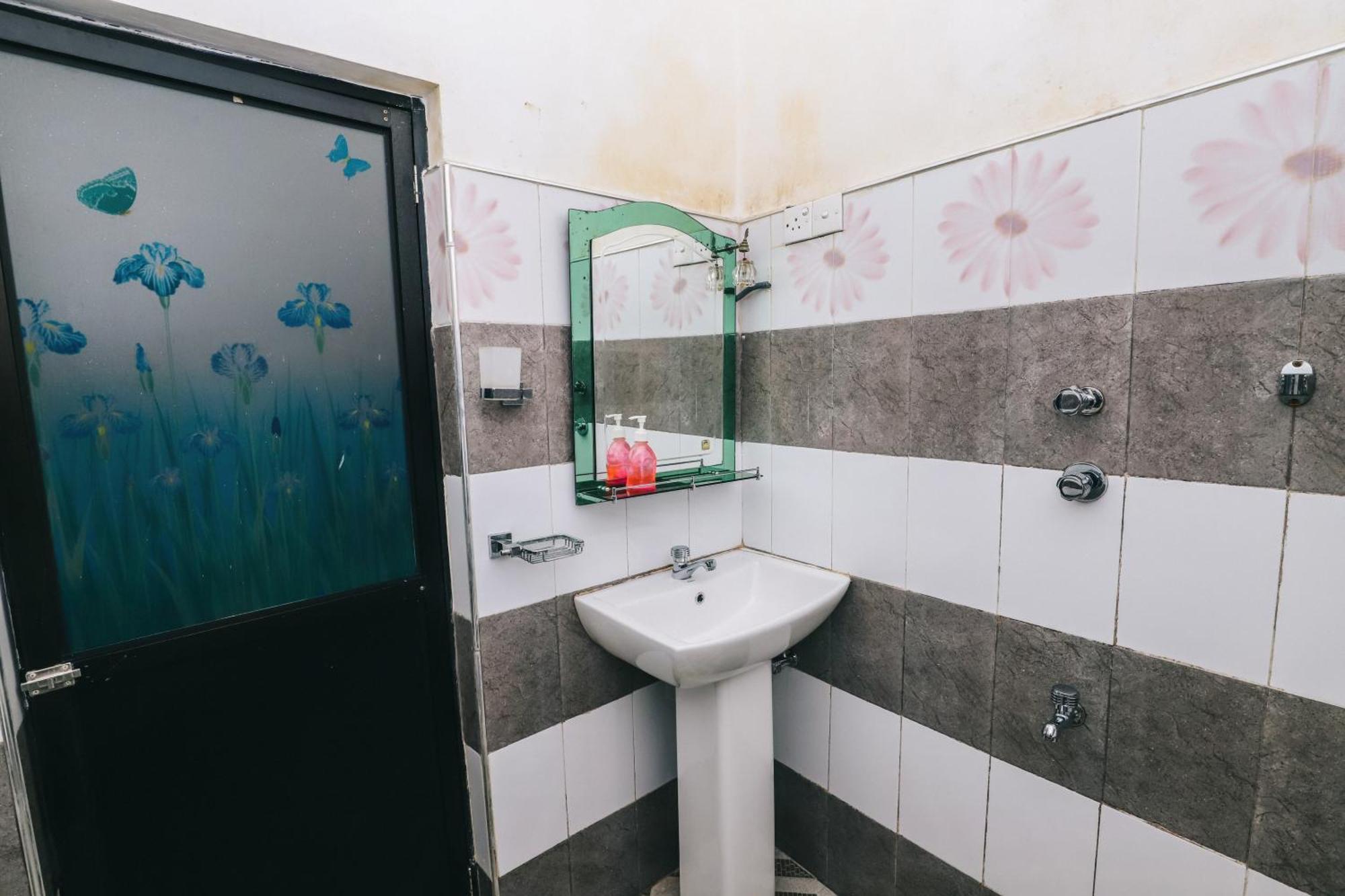 Delight Reich Hotel Пераденія Номер фото